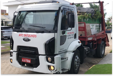 caminhão da empresa MTC Entulhos